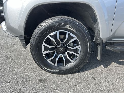 Used 2023 Toyota Tacoma TRD Sport w/ Advanced Technology Package AWD/4WD image 12