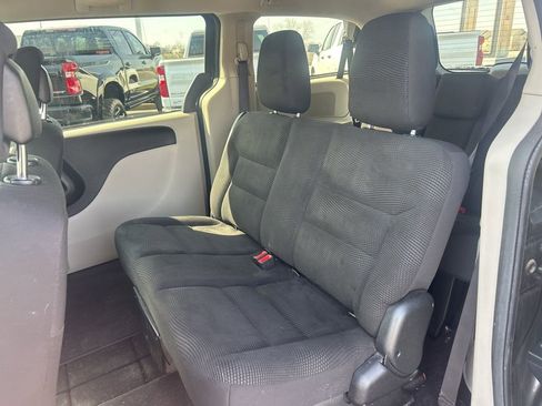 Used 2020 Dodge Grand Caravan SE w/ UConnect Hands-Free Group image 21