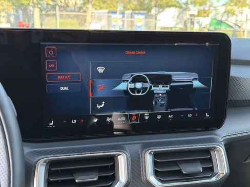 Used 2024 Ford Mustang GT Premium image 15