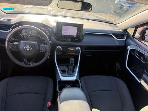 Used 2020 Toyota RAV4 LE w/ All Weather Liner Package AWD/4WD image 31