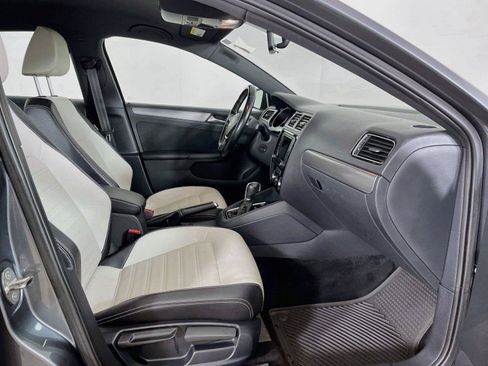 Used 2016 Volkswagen Jetta Sport FWD image 27
