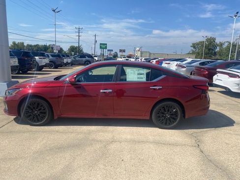 New 2025 Nissan Altima 2.5 SV w/ SV Special Edition Package image 3