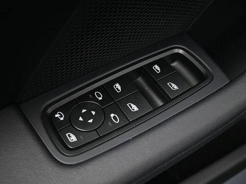 New 2026 Porsche Taycan image 19