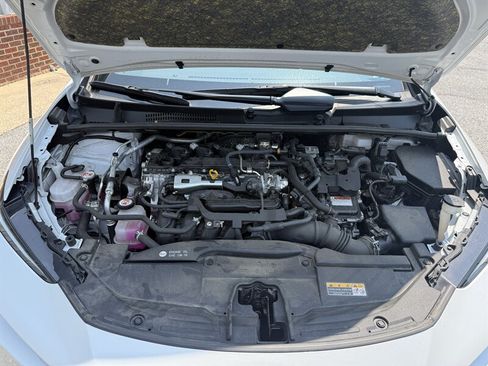 Used 2024 Toyota Prius XLE FWD image 39