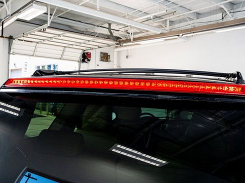 Used 2014 Cadillac Escalade Luxury image 25