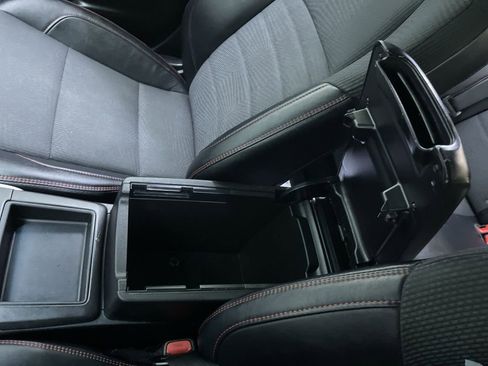 Used 2017 Toyota Camry SE image 25