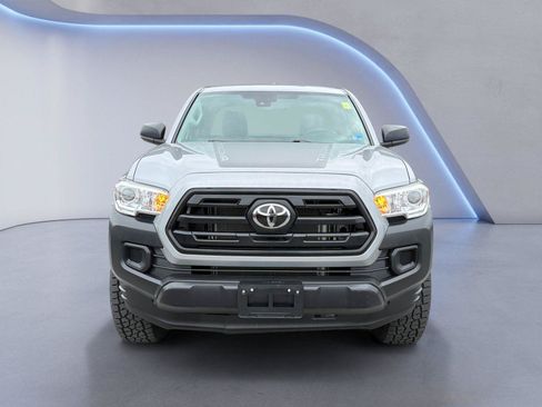 Used 2018 Toyota Tacoma SR AWD/4WD image 8