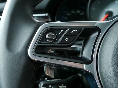 Certified 2021 Porsche Macan S AWD/4WD image 11