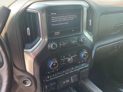 Used 2021 Chevrolet Silverado 2500 LTZ w/ LTZ Premium Package image 17