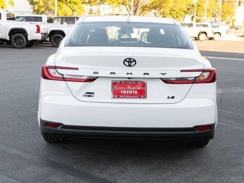 Used 2026 Toyota Camry LE AWD/4WD image 6