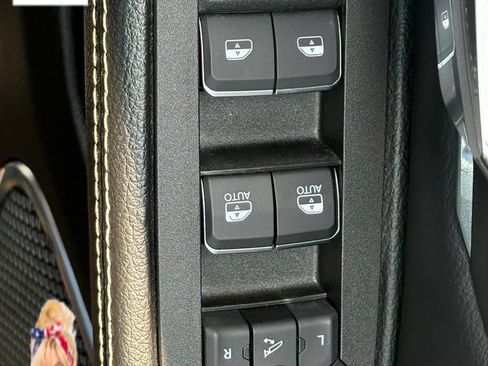 Used 2025 RAM 1500 Laramie AWD/4WD image 33