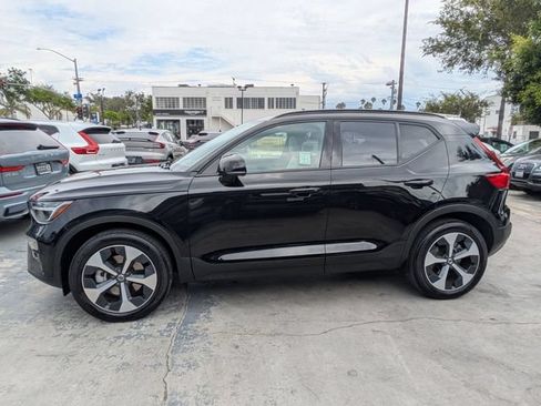 Used 2025 Volvo XC40 B5 Plus AWD/4WD image 6