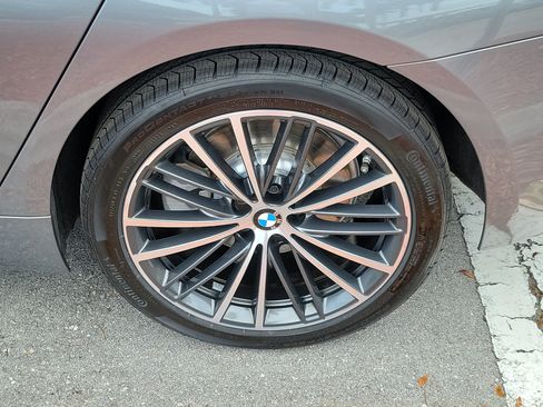 Used 2023 BMW 530i w/ Premium Package RWD image 8