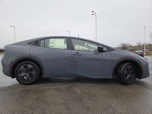 New 2026 Toyota Prius LE image 22