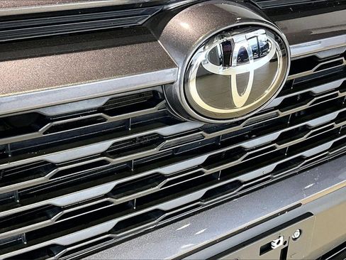 Used 2024 Toyota RAV4 LE image 28