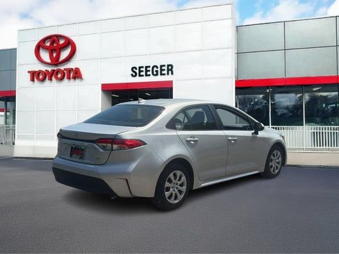 Used 2024 Toyota Corolla LE FWD image 3
