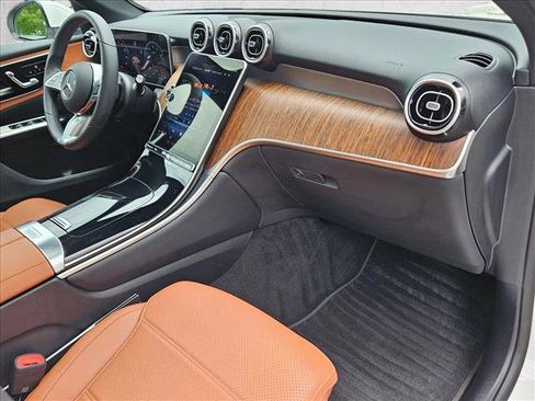 Certified 2025 Mercedes-Benz GLC 300 image 21