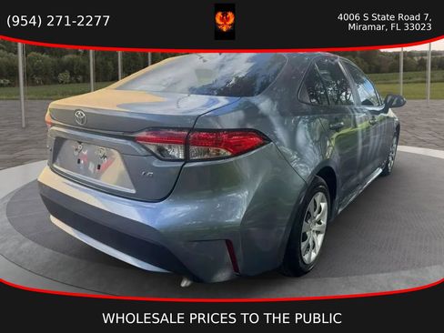 Used 2022 Toyota Corolla LE FWD image 4