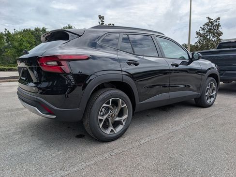 New 2026 Chevrolet Trax LT w/ Driver Confidence Package image 9