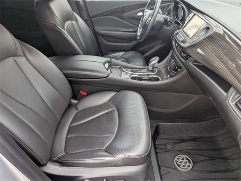 Used 2019 Buick Envision Essence image 32