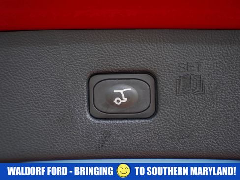 Used 2022 Ford Edge ST-Line w/ Class II Trailer Tow Package image 11