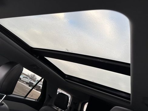 Used 2023 Ford Explorer XLT w/ Equipment Group 202A image 19