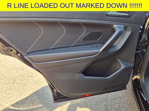 Used 2024 Volkswagen Tiguan SE R-Line AWD/4WD image 9