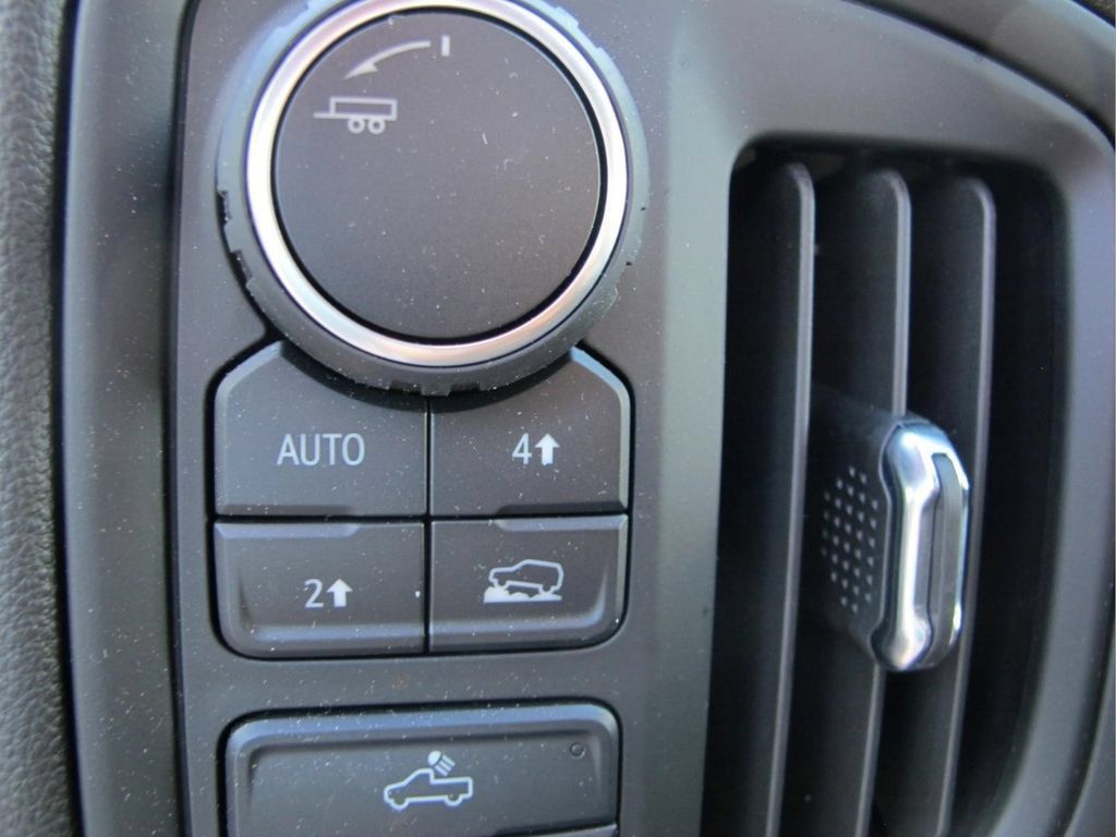 Used 2026 Chevrolet Silverado 1500 Custom AWD/4WD image 11