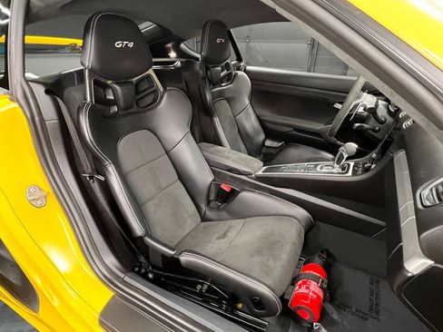 Used 2023 Porsche 718 Cayman GT4 RWD image 8