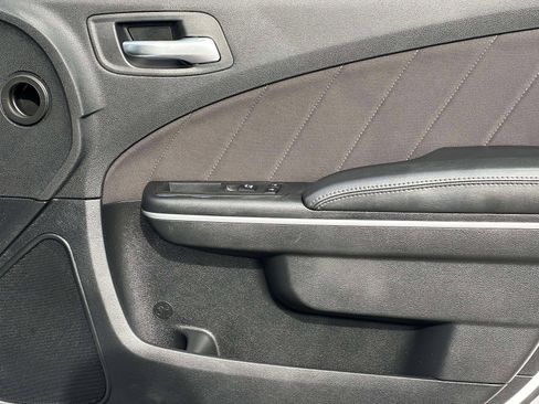 Used 2019 Dodge Charger SXT image 27