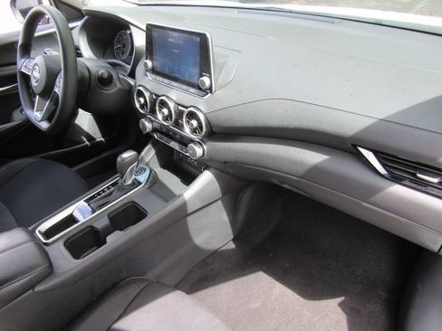 Used 2024 Nissan Sentra SV FWD image 10