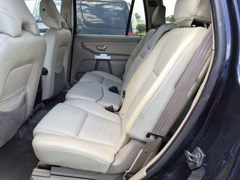 Used 2005 Volvo XC90 2.5T AWD/4WD image 25