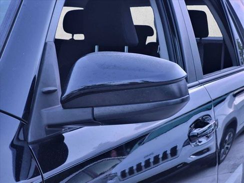 Used 2017 Toyota 4Runner SR5 RWD image 6