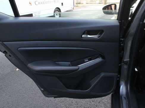 Used 2023 Nissan Altima 2.5 SR FWD image 19