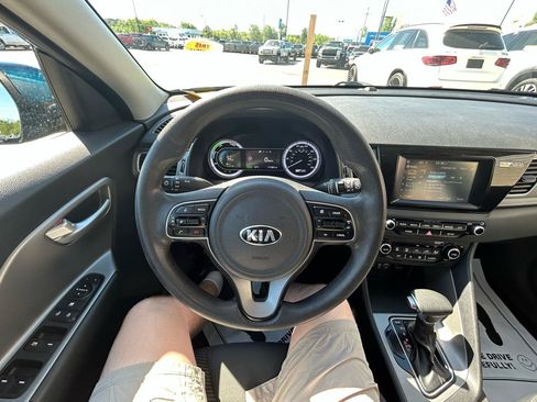 Used 2019 Kia Niro LX FWD image 30