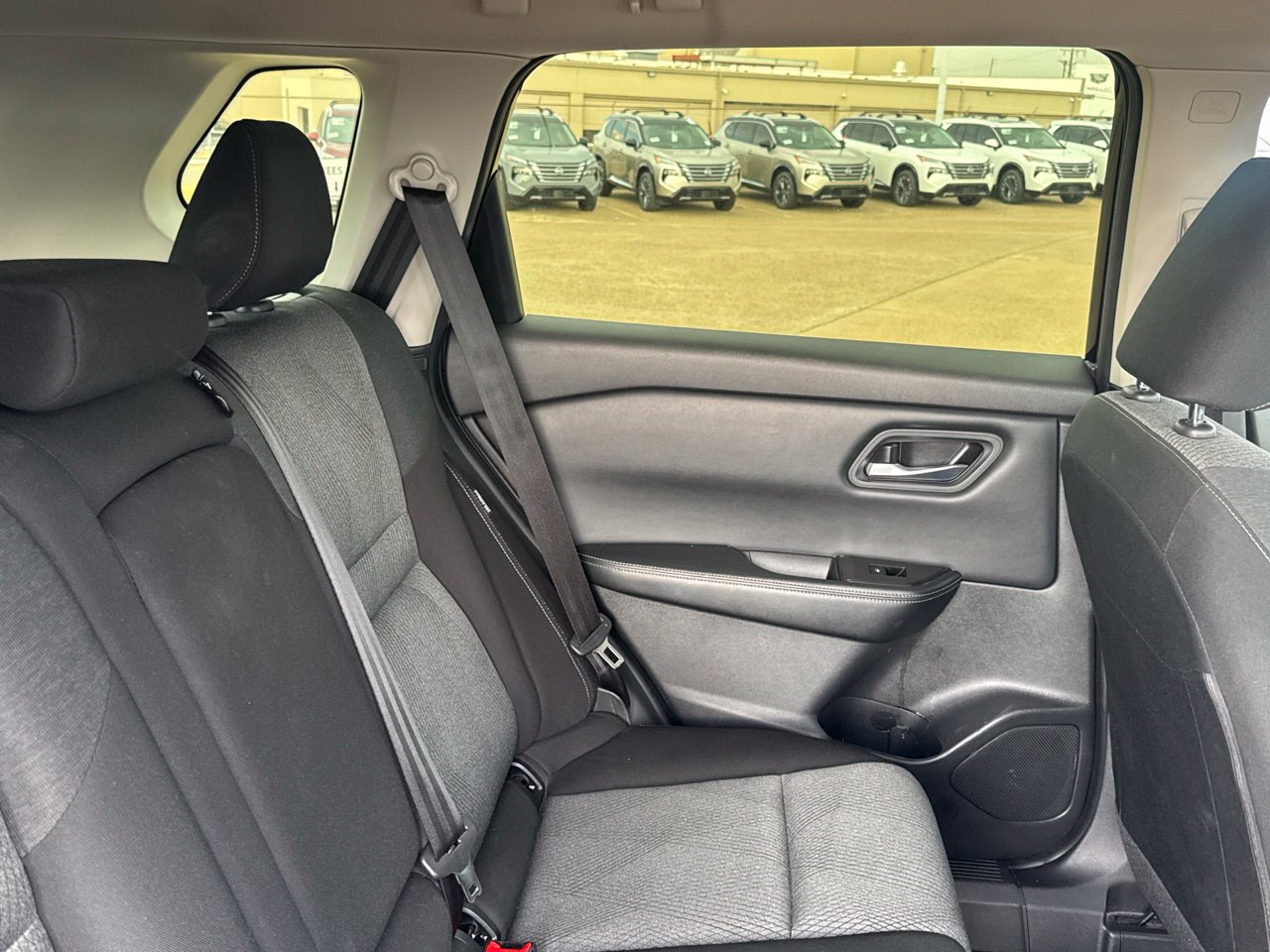 Certified 2025 Nissan Rogue SV FWD image 36