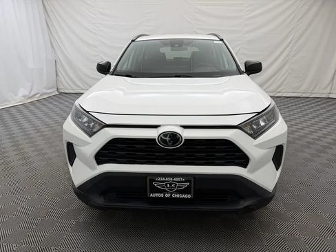 Used 2019 Toyota RAV4 LE AWD/4WD image 3