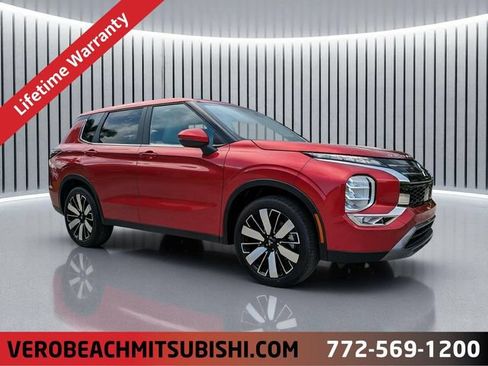 New 2026 Mitsubishi Outlander SE FWD image 1