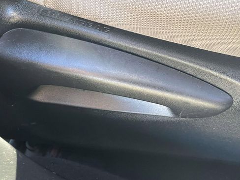 Used 2018 Toyota Corolla LE image 15