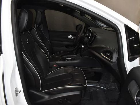 Certified 2025 Chrysler Pacifica Limited image 31