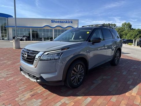 Used 2023 Nissan Pathfinder SL w/ SL Premium Package FWD image 1