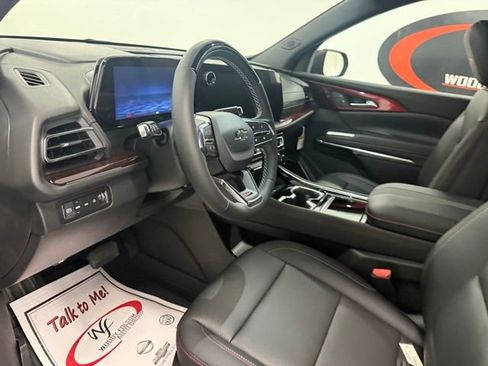 New 2026 Chevrolet Traverse Z71 w/ Enhanced Driving Package AWD/4WD image 13