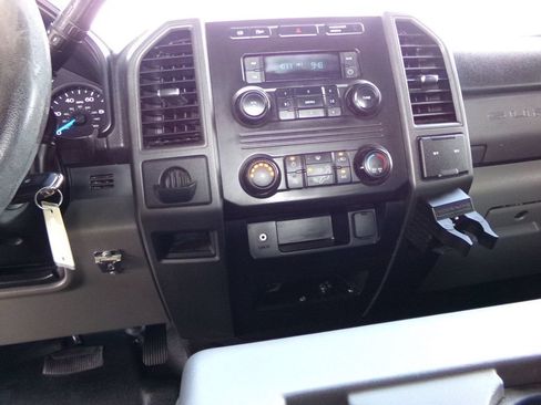 Used 2017 Ford F350 XL w/ Power Equipment Group AWD/4WD image 12