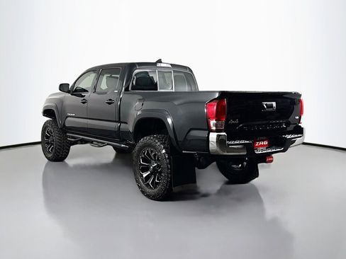 Used 2016 Toyota Tacoma SR5 w/ SR5 Appearance Package (SN) image 3