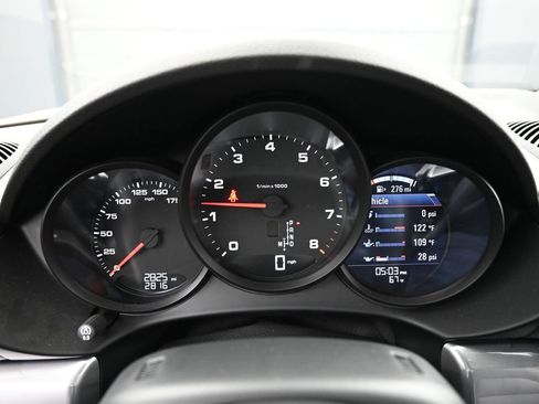 Certified 2025 Porsche 718 Boxster RWD image 19