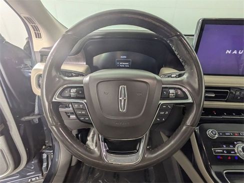 Used 2022 Lincoln Nautilus Reserve image 17