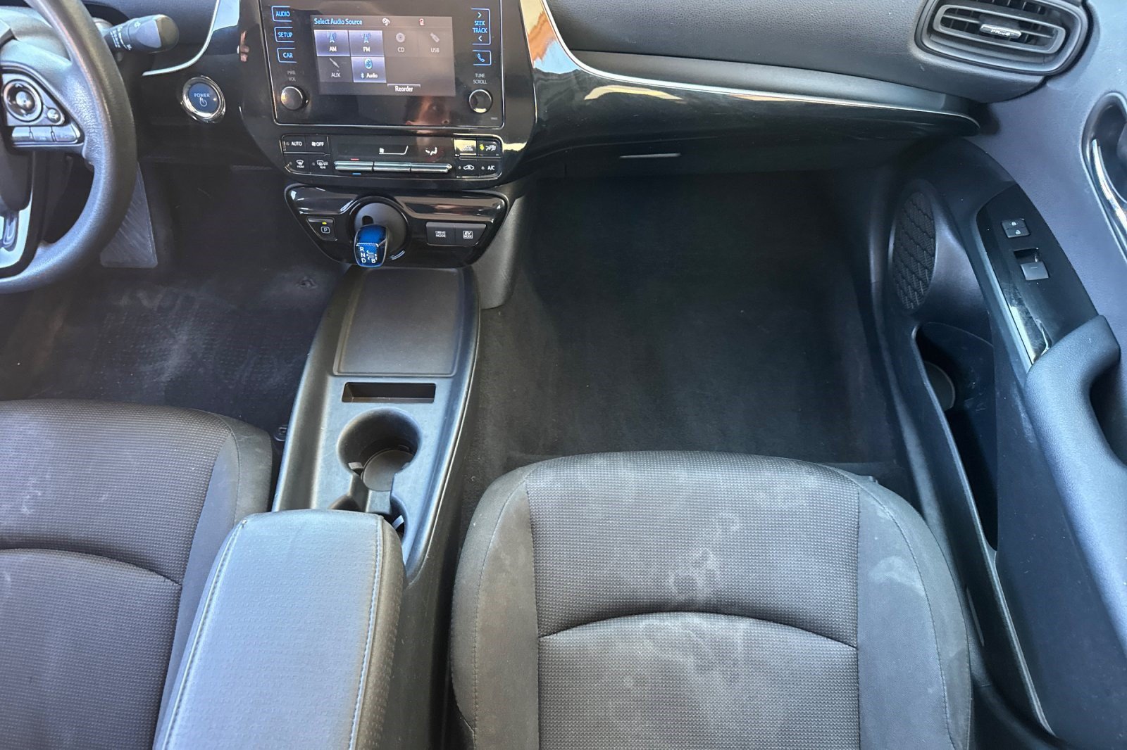 Used 2019 Toyota Prius L Eco FWD image 30