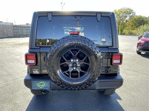 Used 2023 Jeep Wrangler Sport S image 3