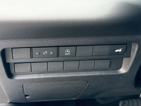 New 2026 Mitsubishi Outlander SE image 10