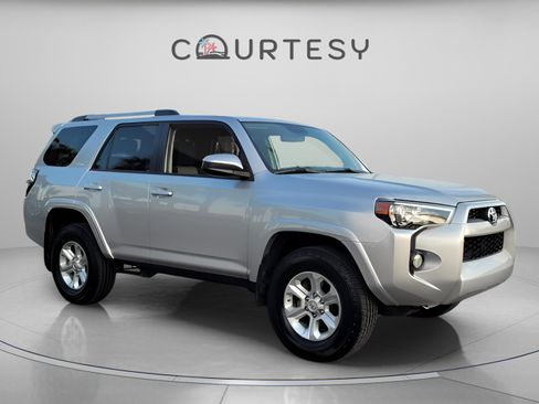 Certified 2019 Toyota 4Runner SR5 image 7